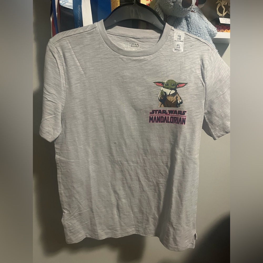 GAP boys Star Wars Mandalorian Gray Tee